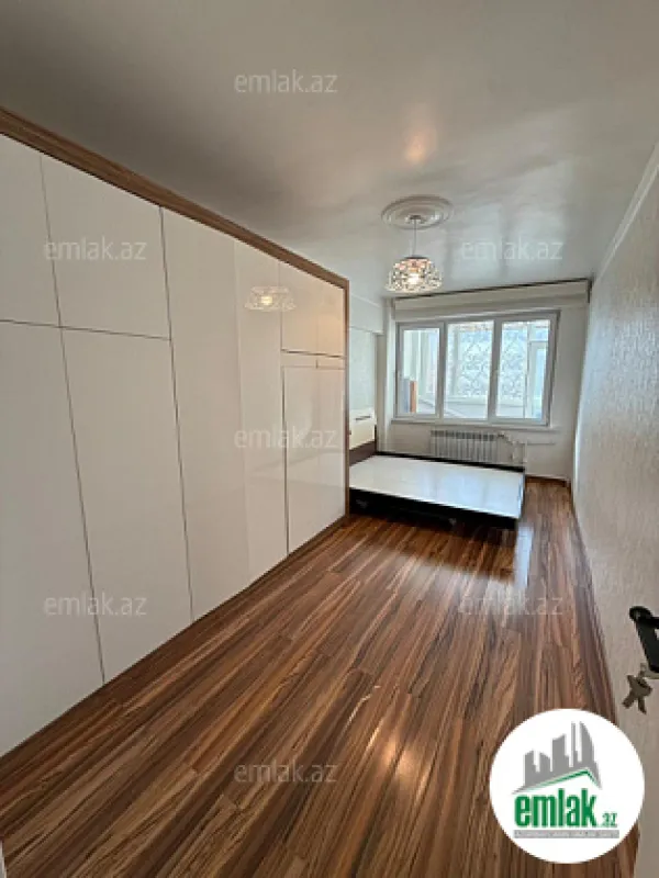 Satılır 2 otaqlı köhnə tikili 75 m²