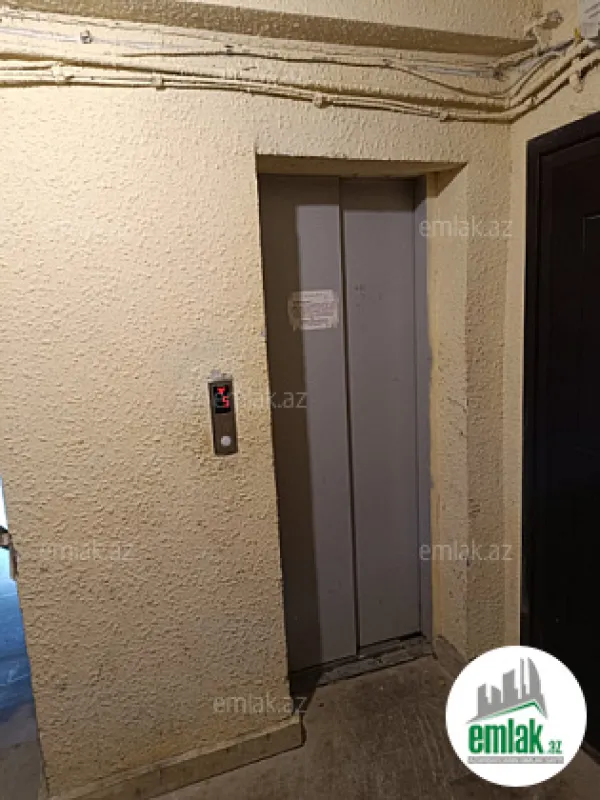 Satılır 2 otaqlı köhnə tikili 75 m²