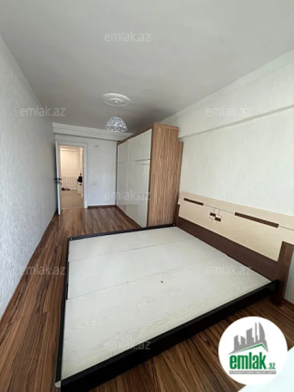 Satılır 2 otaqlı köhnə tikili 75 m²