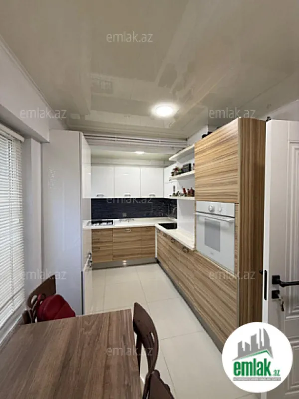 Satılır 2 otaqlı köhnə tikili 75 m²
