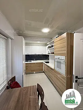 Satılır 2 otaqlı köhnə tikili 75 m²
