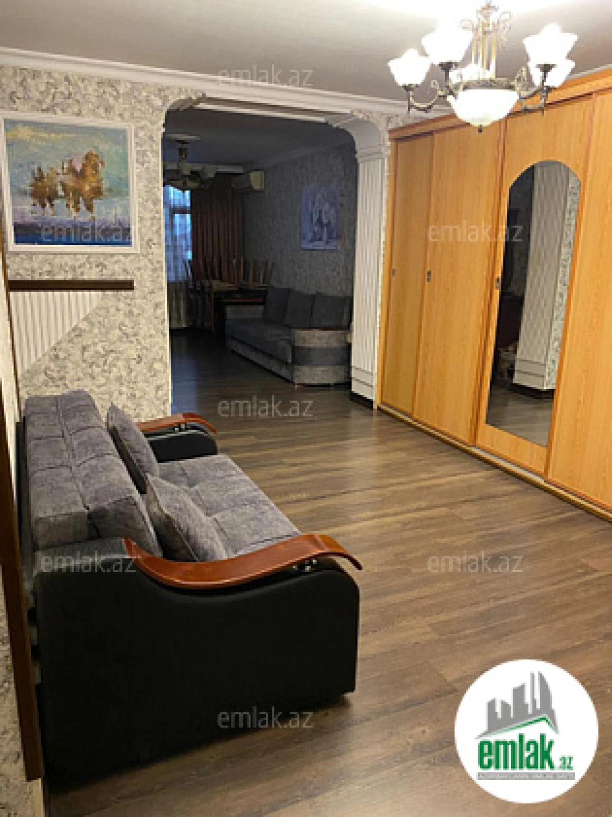 Satılır 4 otaqlı köhnə tikili 105 m²