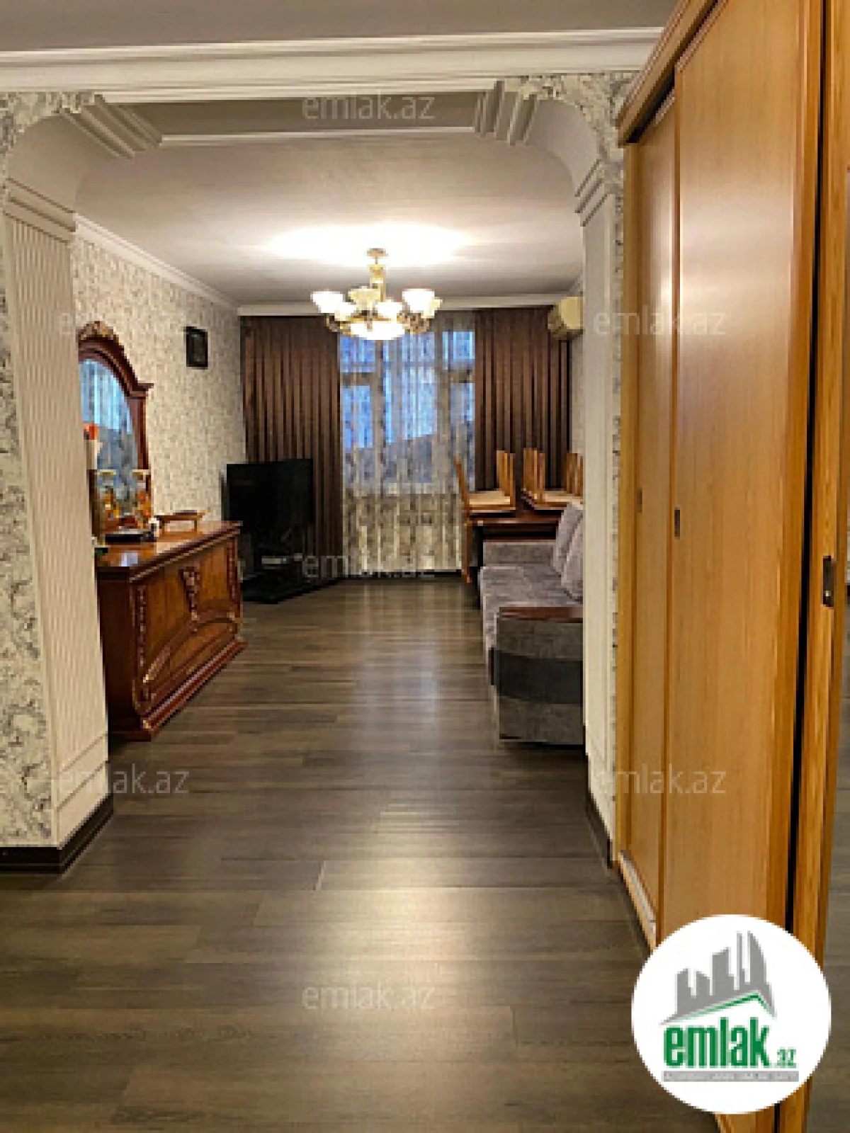 Satılır 4 otaqlı köhnə tikili 105 m²