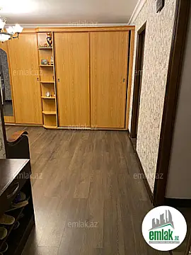 Satılır 4 otaqlı köhnə tikili 105 m²