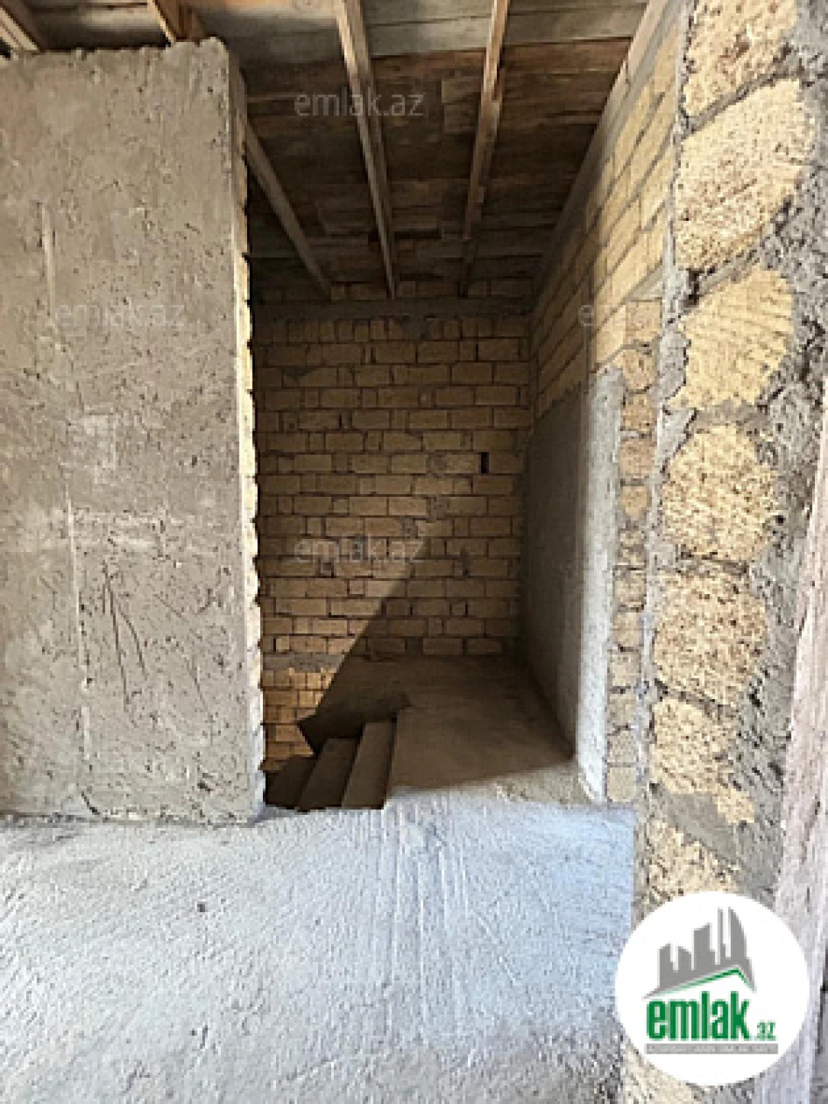 Satılır 6 otaqlı həyət evi 300 m²