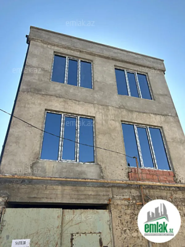 Satılır 6 otaqlı həyət evi 300 m²