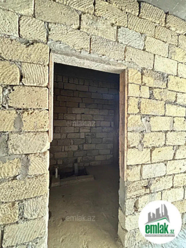 Satılır 6 otaqlı həyət evi 300 m²