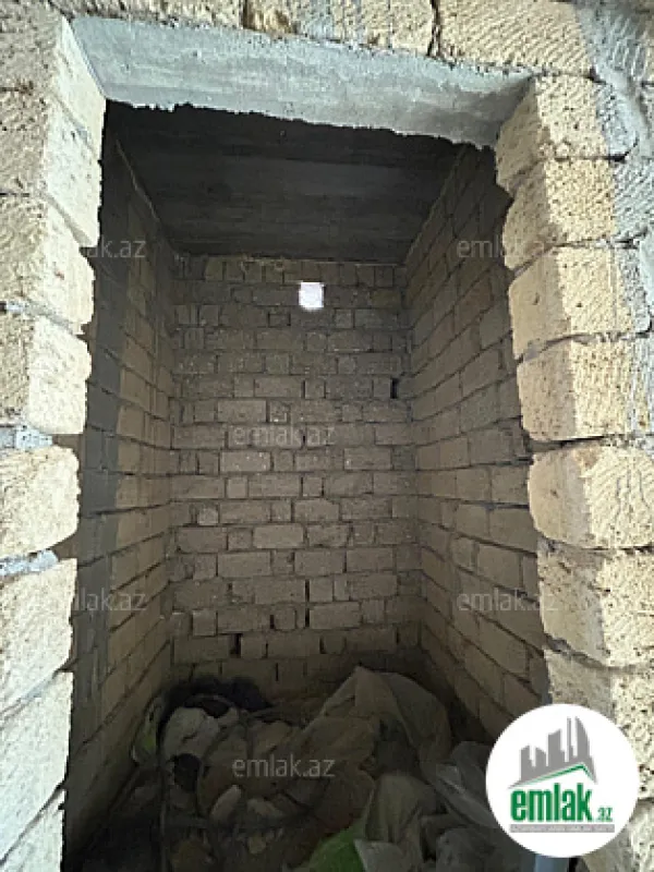 Satılır 6 otaqlı həyət evi 300 m²