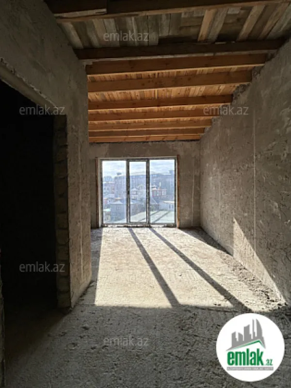 Satılır 6 otaqlı həyət evi 300 m²