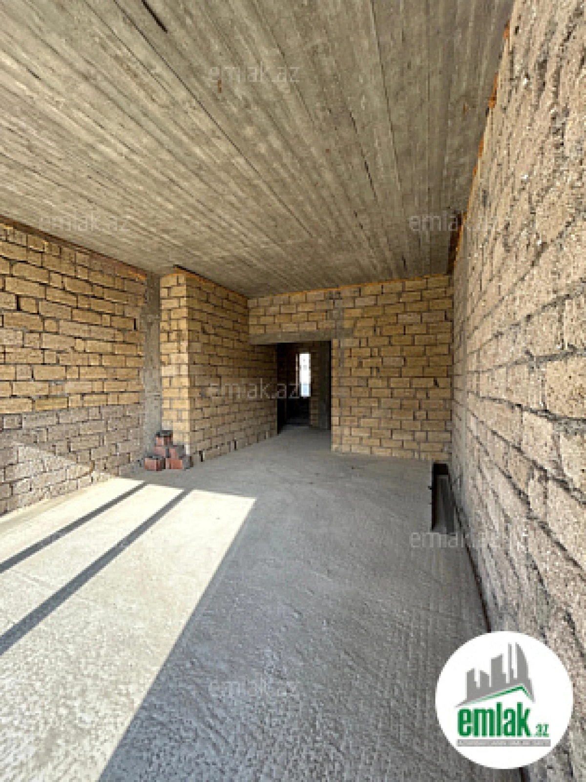 Satılır 6 otaqlı həyət evi 300 m²