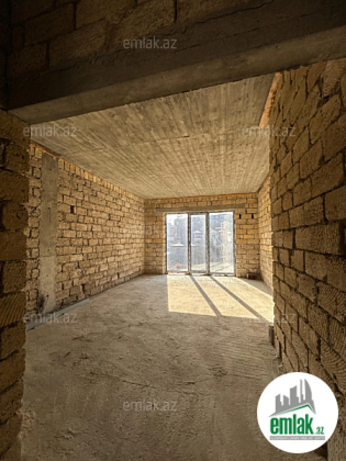 Satılır 6 otaqlı həyət evi 300 m²