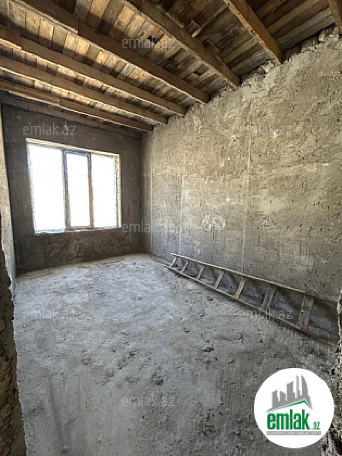 Satılır 6 otaqlı həyət evi 300 m²