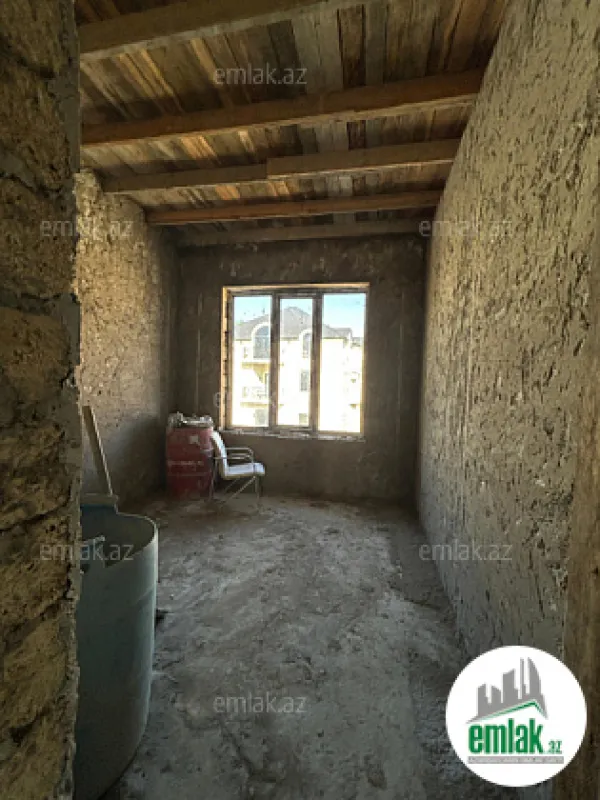 Satılır 6 otaqlı həyət evi 300 m²