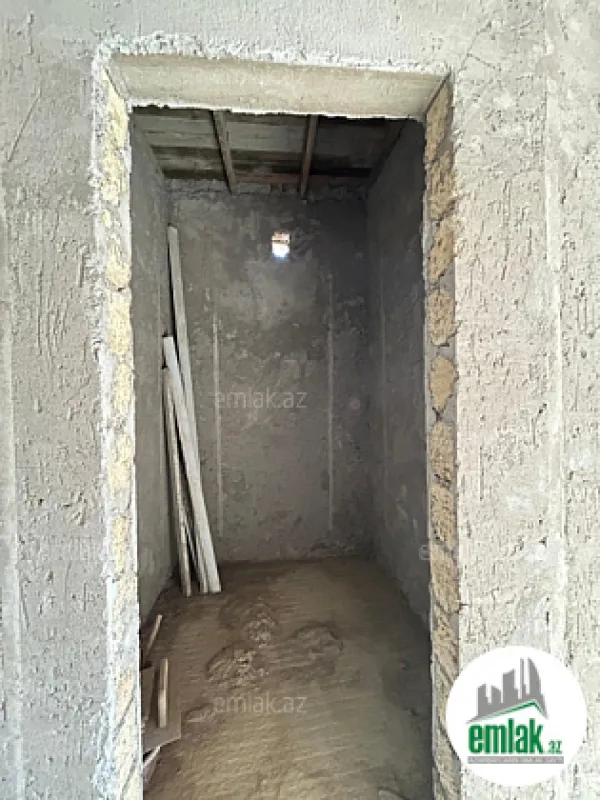 Satılır 6 otaqlı həyət evi 300 m²