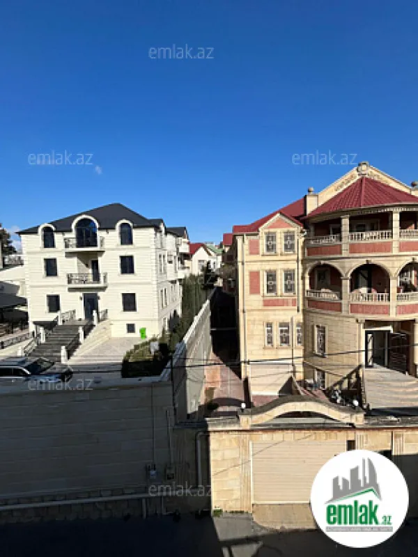 Satılır 6 otaqlı həyət evi 300 m²