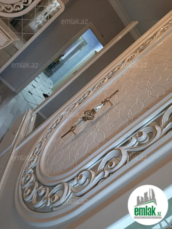 Satılır 2 otaqlı köhnə tikili 70 m²