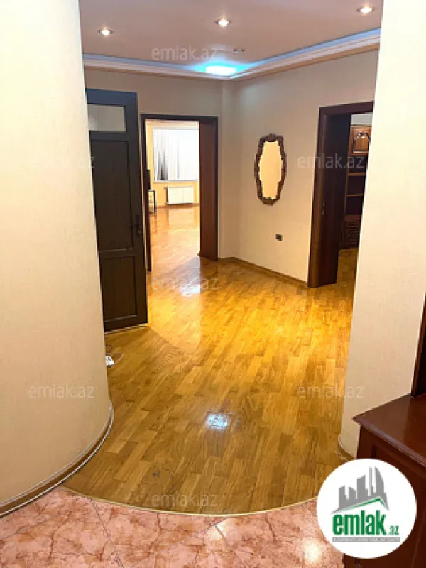 Satılır 3 otaqlı yeni tikili 175 m²