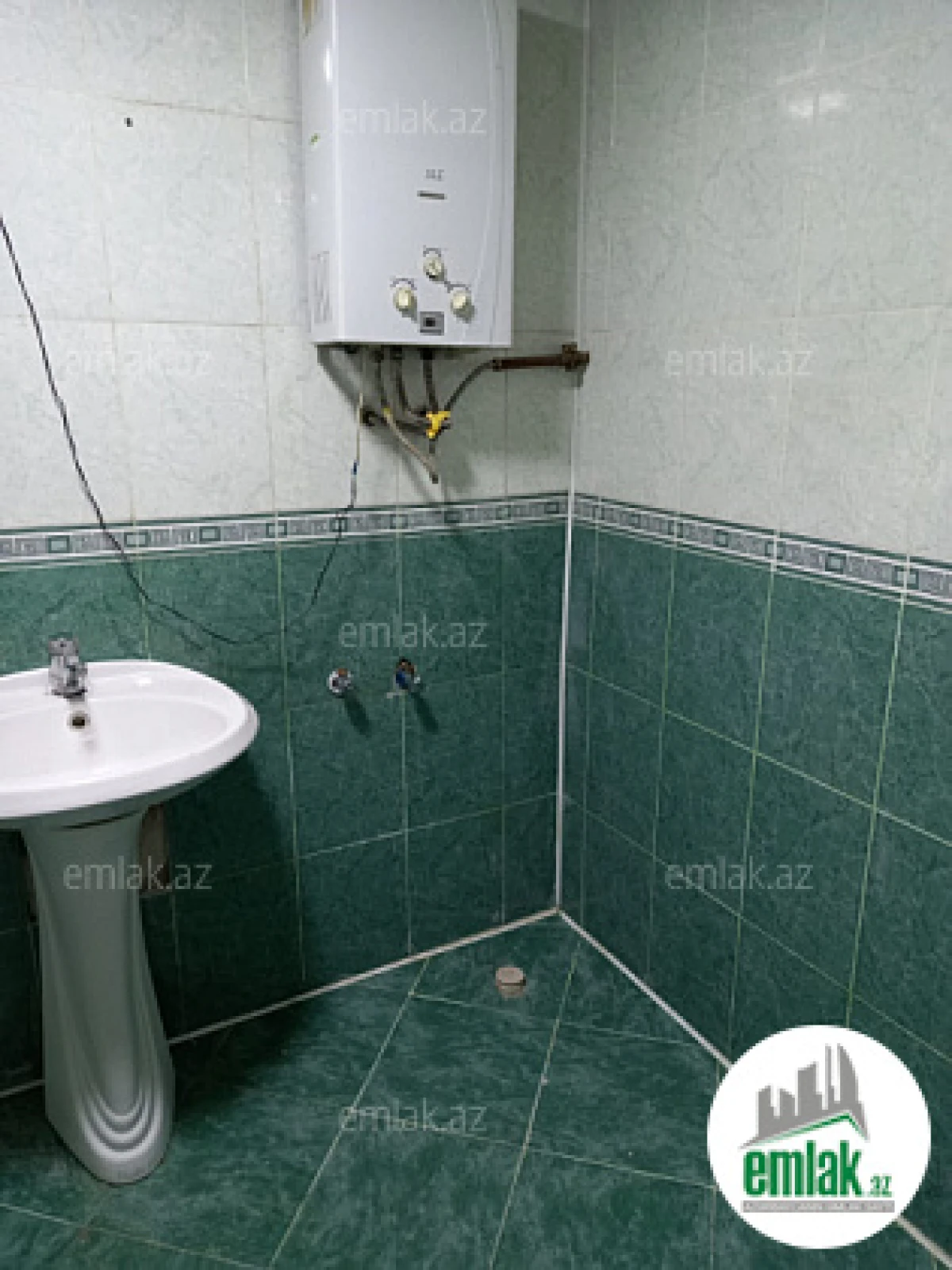 Satılır 4 otaqlı köhnə tikili 78 m²