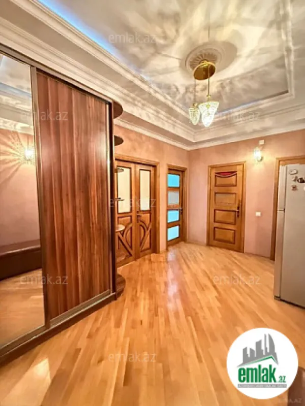 Satılır 3 otaqlı yeni tikili 115 m²