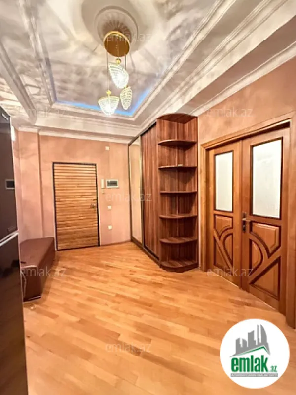 Satılır 3 otaqlı yeni tikili 115 m²