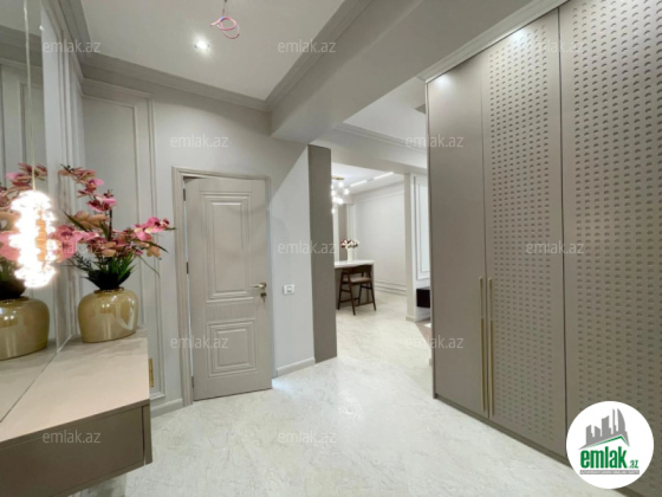 Satılır 2 otaqlı yeni tikili 65 m²