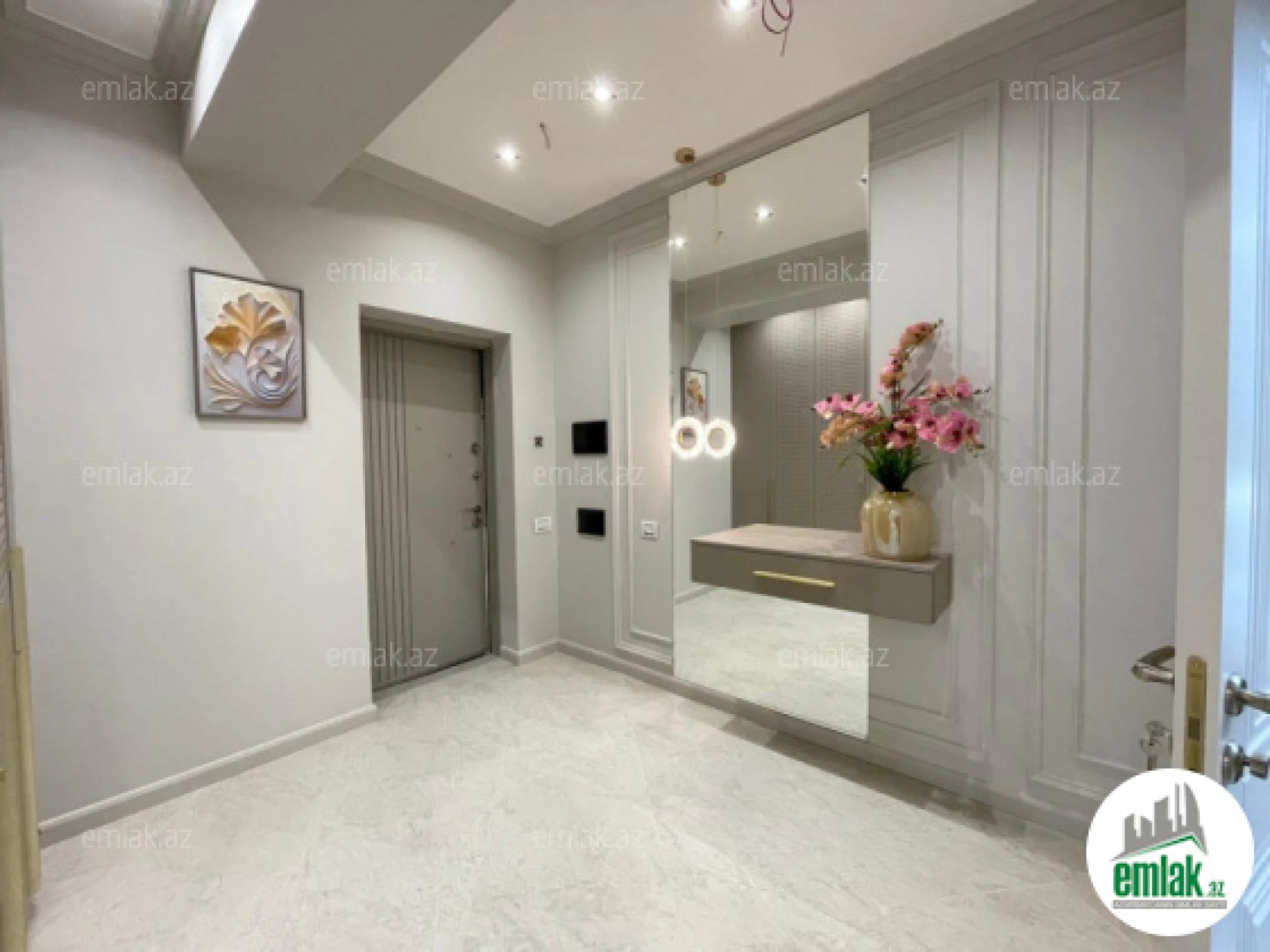 Satılır 2 otaqlı yeni tikili 65 m²