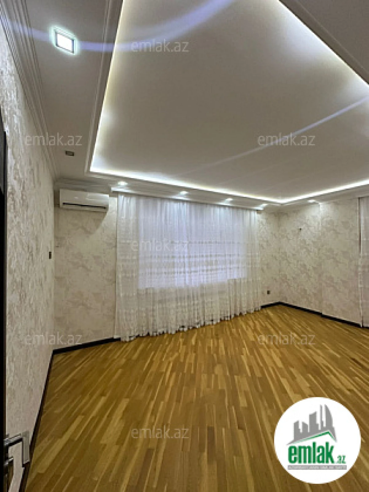 Satılır 3 otaqlı yeni tikili 125 m²