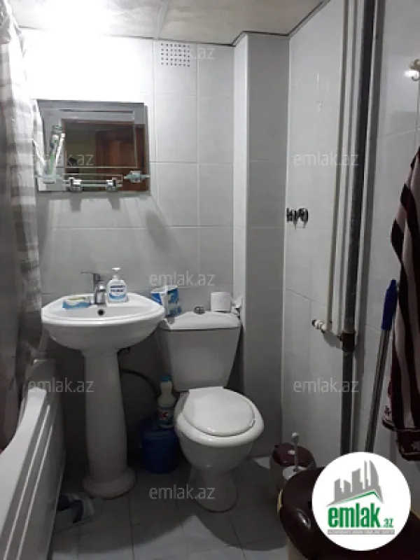 Satılır 2 otaqlı köhnə tikili 40 m²