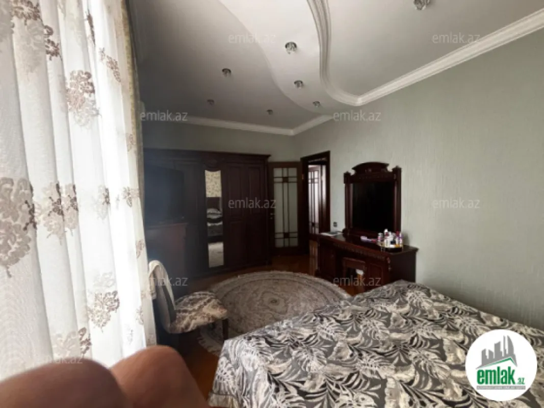 Satılır 3 otaqlı yeni tikili 140 m²