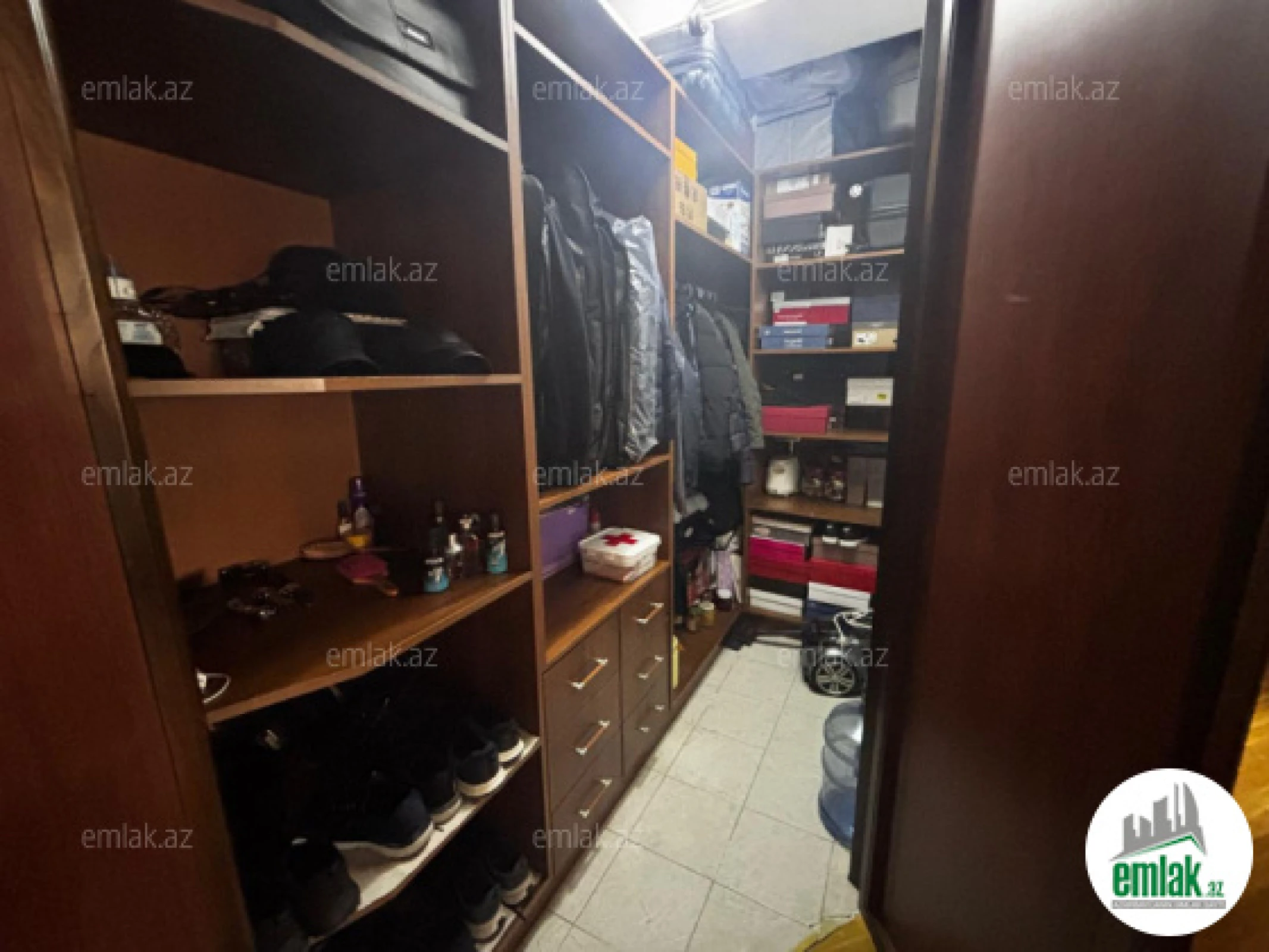 Satılır 3 otaqlı yeni tikili 140 m²