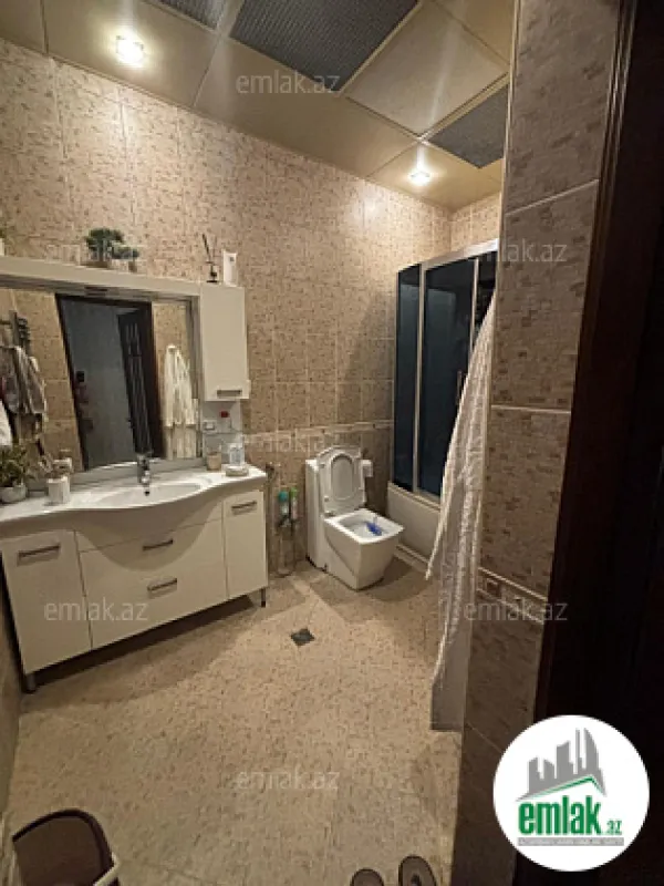 Satılır 3 otaqlı yeni tikili 140 m²