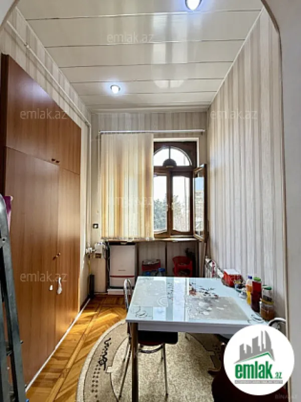 Satılır 3 otaqlı köhnə tikili 90 m²