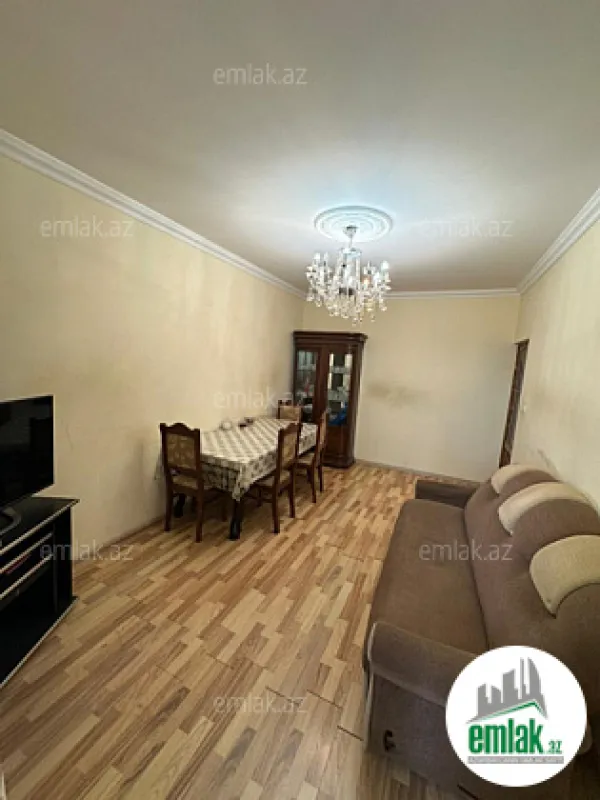 Satılır 3 otaqlı köhnə tikili 85 m²