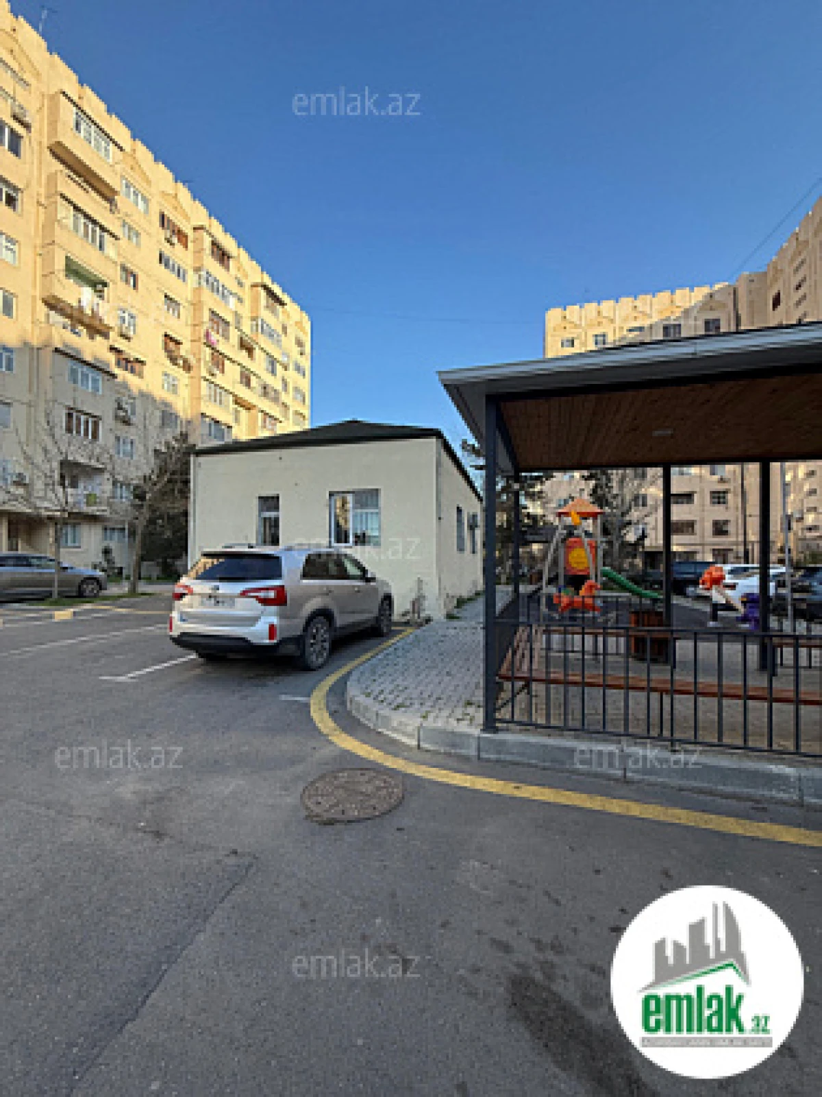 Satılır 3 otaqlı köhnə tikili 136 m²
