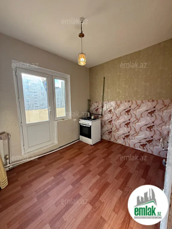 Satılır 3 otaqlı köhnə tikili 136 m²