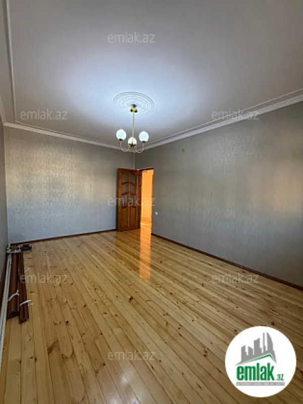 Satılır 3 otaqlı köhnə tikili 136 m²