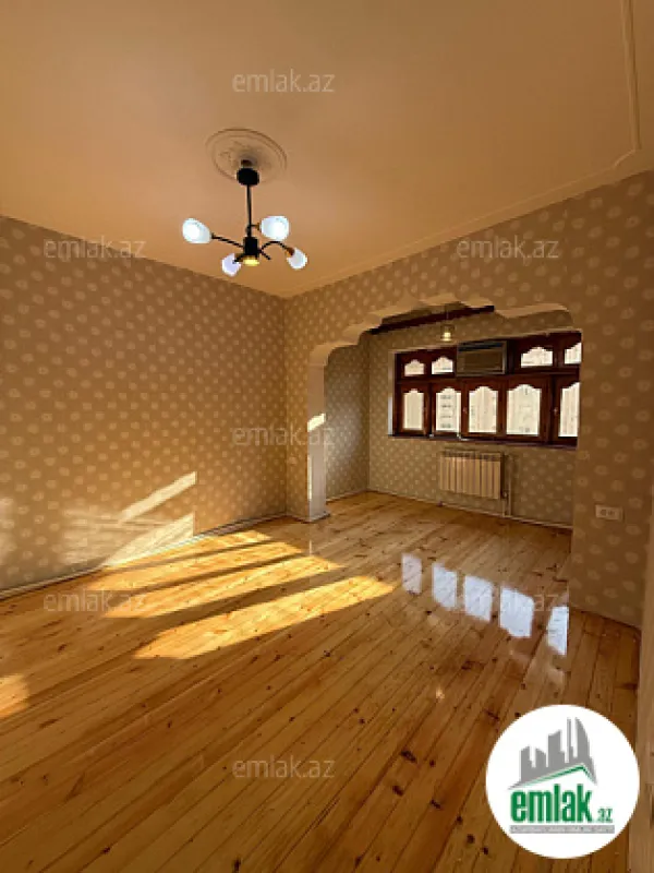 Satılır 3 otaqlı köhnə tikili 136 m²