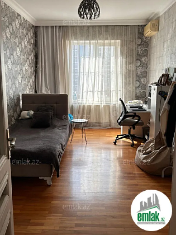 Satılır 3 otaqlı yeni tikili 110 m²