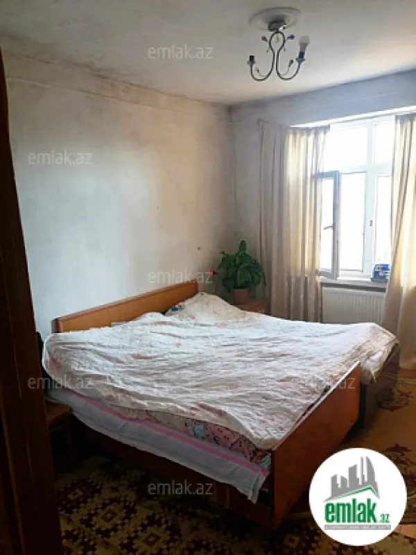 Satılır 3 otaqlı köhnə tikili 75 m²