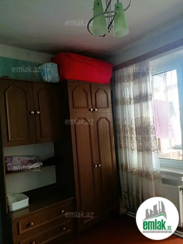 Satılır 3 otaqlı köhnə tikili 75 m²