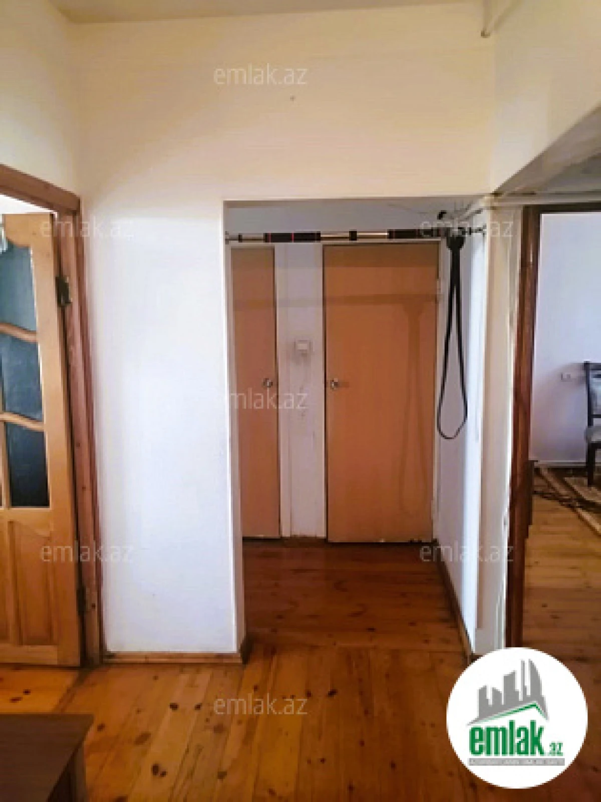 Satılır 3 otaqlı köhnə tikili 75 m²