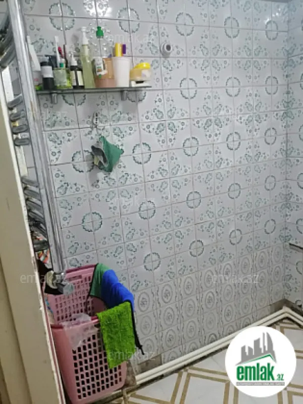 Satılır 3 otaqlı köhnə tikili 75 m²