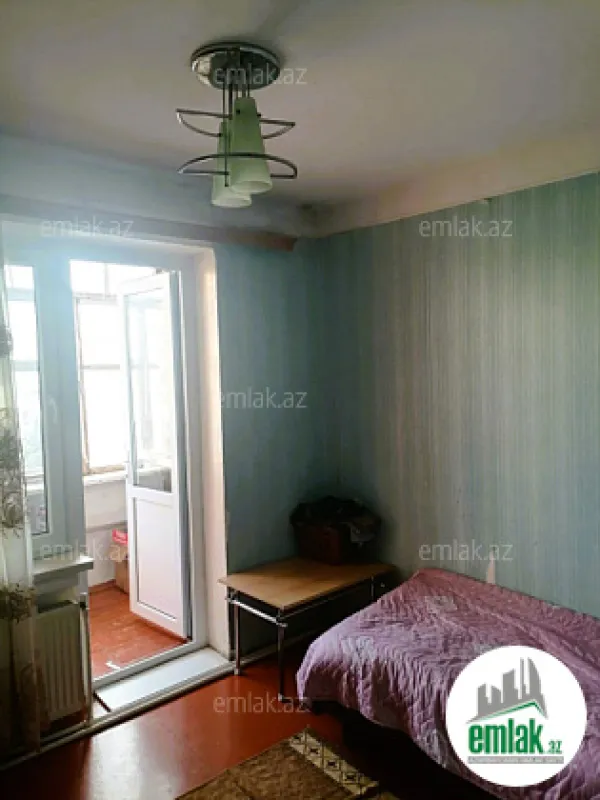 Satılır 3 otaqlı köhnə tikili 75 m²