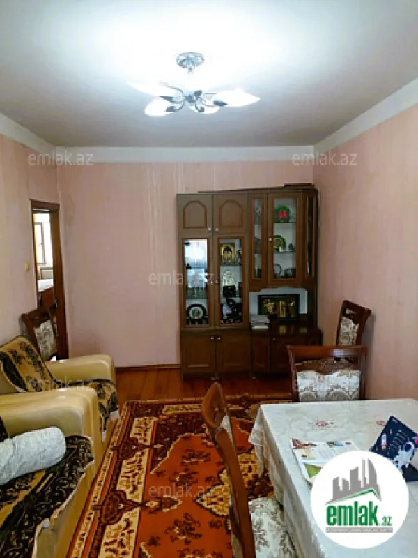 Satılır 3 otaqlı köhnə tikili 75 m²