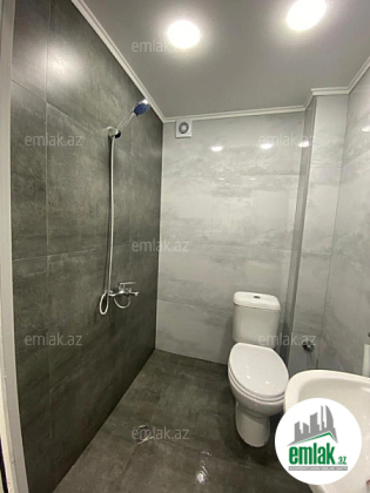 Satılır 2 otaqlı köhnə tikili 45 m²