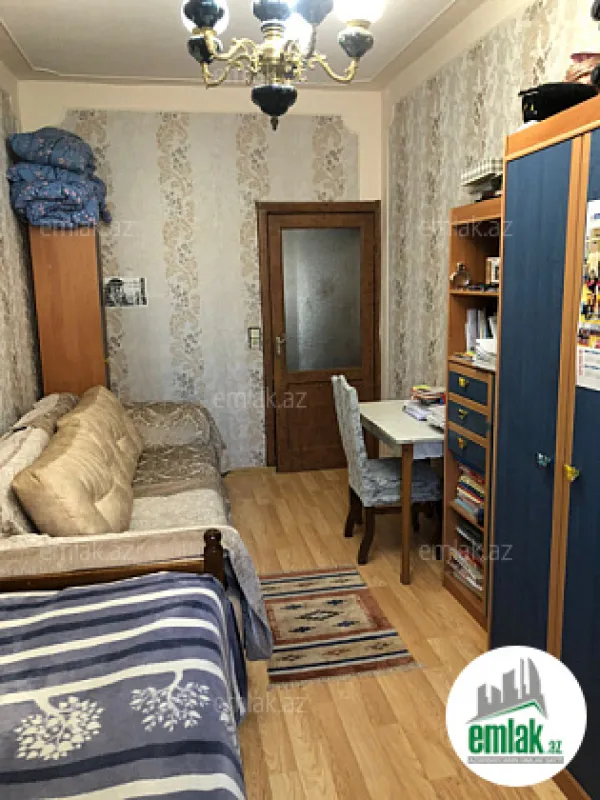 Satılır 3 otaqlı köhnə tikili 75 m²