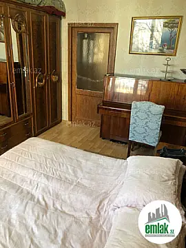 Satılır 3 otaqlı köhnə tikili 75 m²