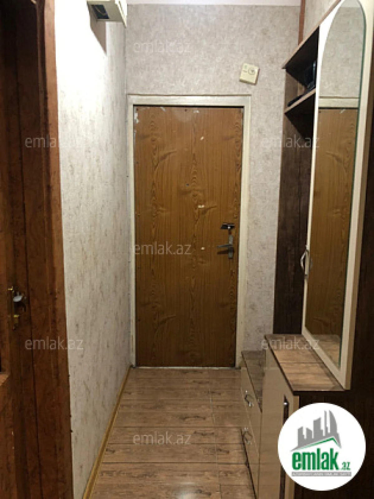 Satılır 3 otaqlı köhnə tikili 75 m²