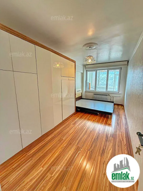 Satılır 2 otaqlı köhnə tikili 75 m²
