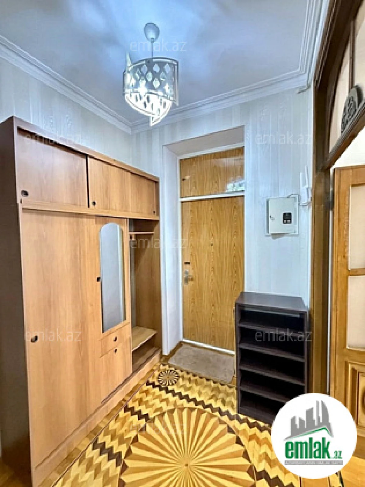 Satılır 3 otaqlı köhnə tikili 84 m²